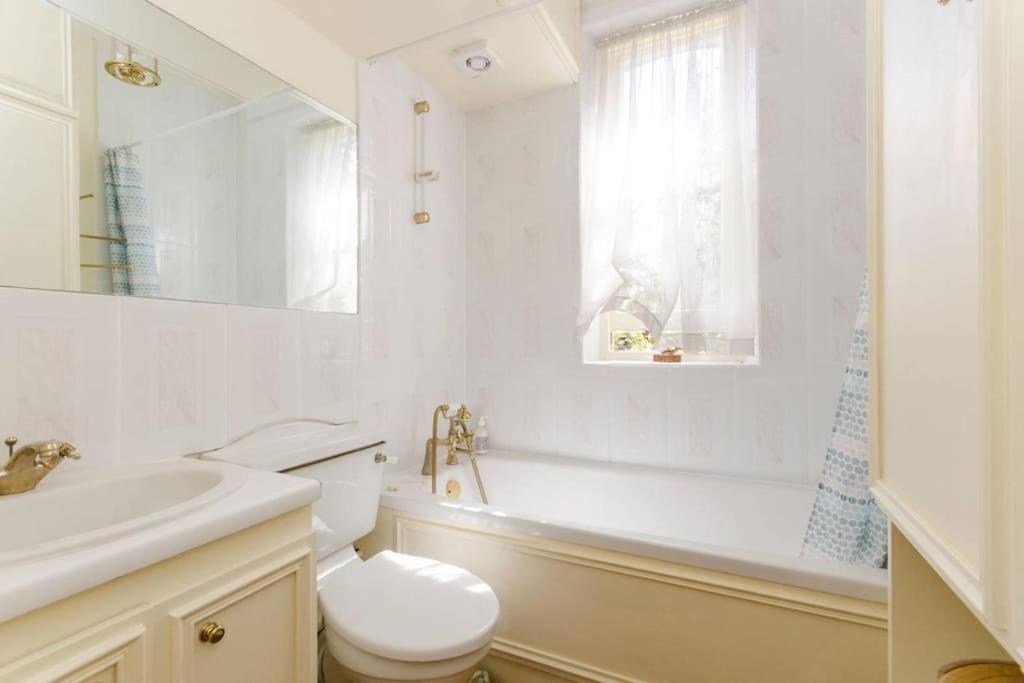 Large 3 Bed Flat In Wimbledon Apartament